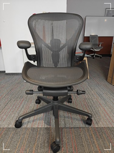 Herman Miller Aeron B Grafit Outlet 1.jpg