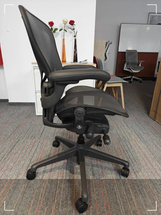 Herman Miller Aeron B Grafit Outlet 4.jpg